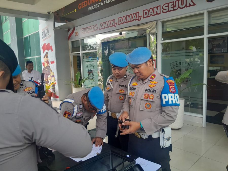 AKP Iman Ruspandi Pimpin Pemeriksaan Senpi di Mapolresta Tangerang