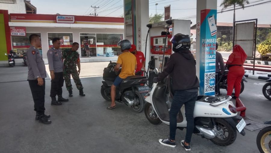 Babinsa dan Bhabinkamtibmas, Sinergitas Jaga Keamanan dan Ketertiban di Wilayah Ramai