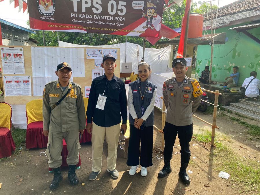 Bhabinkamtibmas dan Satpol PP Pantau TPS di Desa Talagasari