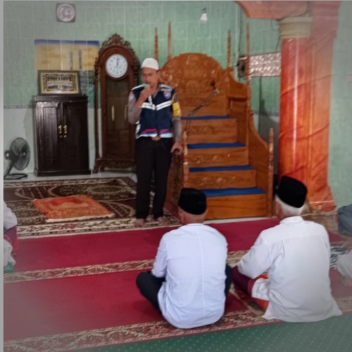 Bhabinkamtibmas Desa Pulau Kayu Aro Adakan Jumat Curhat