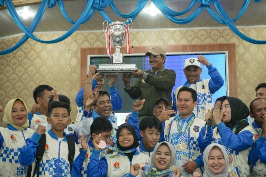Bupati Anwar Sadat Tutup Kejurprov Catur Jambi 2025, Tanjab Barat Raih Juara Umum