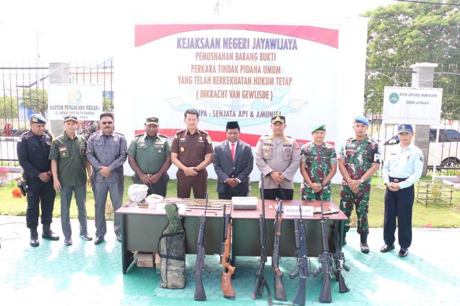 Dandim 1702/Jayawijaya Dukung Pemusnahan Barang Bukti Kejari Kabupaten Jayawijaya