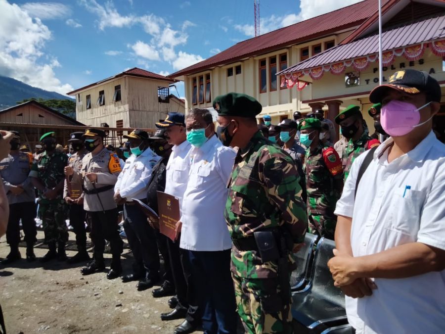 Danpos Ramil Karubaga Hadiri Acara Penyerahan Penghargaan Dari Kapolda Papua Kepada Bupati Tolikara