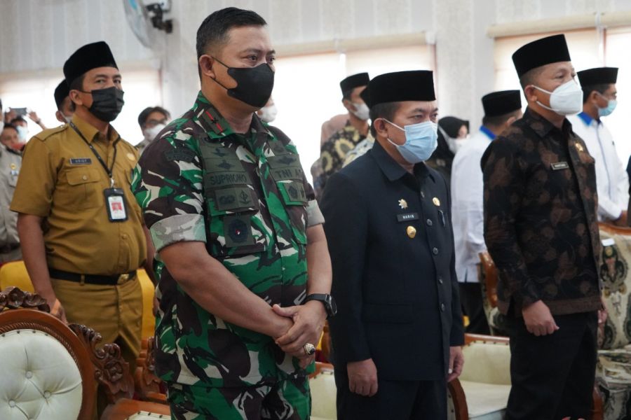 Danrem 042/Gapu Hadiri Penyerahan Sertifikat Tanah Wakaf Tahun 2022