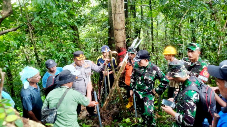Dansatgas Yonarmed 1 Kostrad Dampingi Dandim 1504/Ambon, Peninjauan dan Penegasan Tapal Batas