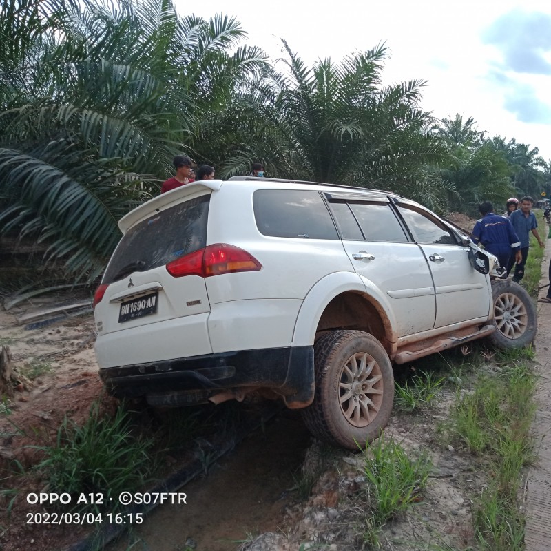 Di Sungai Gelam Terjadi Laka, Pajero Tabrak Truk Tangki BBM
