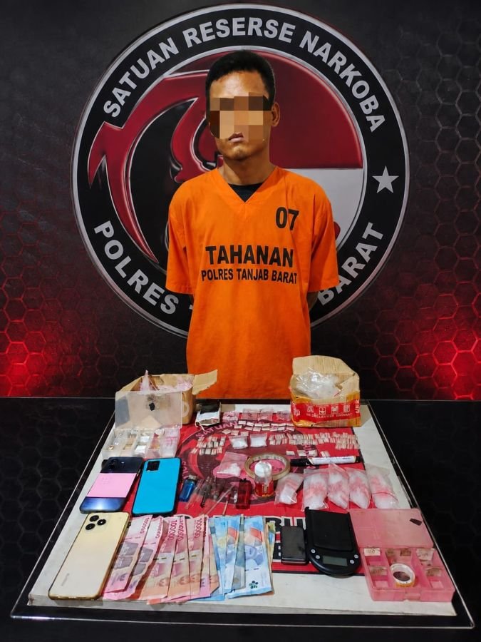 Diduga Edarkan Sabu, Satresnarkoba Polres Tanjab Barat Amankan Seorang Pria di lumahan