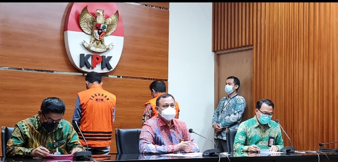 Ditetapkan Sebagai Tersangka, Bupati Banjarnegara Ditahan KPK