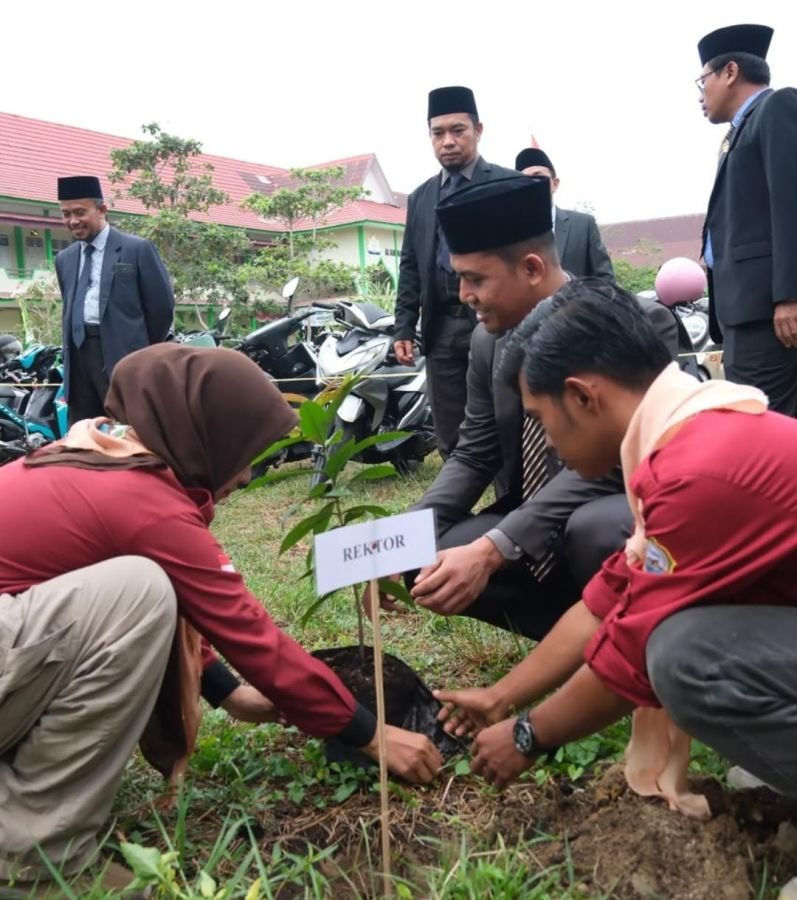Dorong Green Campus, Mapala Pamsaka dan UINKA Gerakkan Penghijauan Lingkungan Kampus