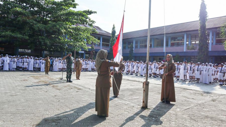 Gedung SMPN 1 Sentani di Gunakan Kembali, Danrem 172/PWY Pimpin Upacara Bendera Perdana