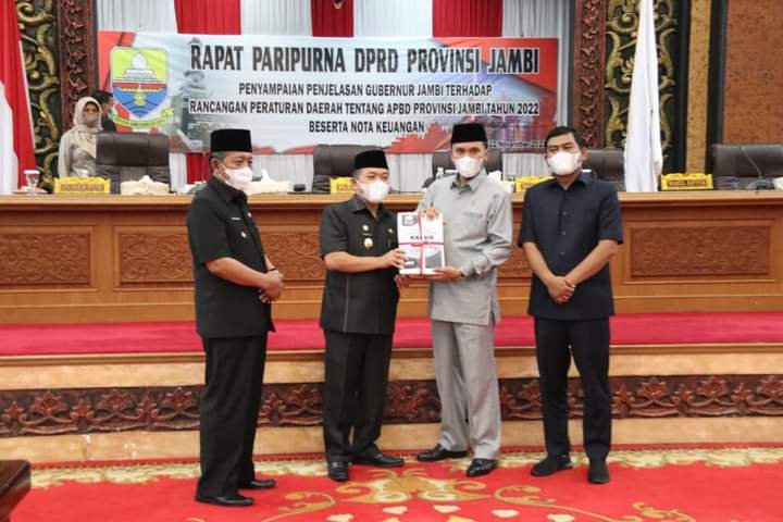 Gubernur Al Haris Hadiri Rapat Paripurna DPRD Provinsi Jambi, Penyampaian APBD Tahun 2022