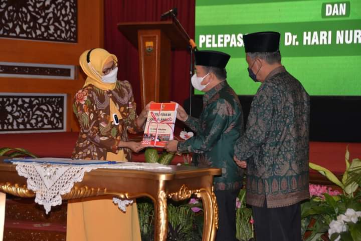 Gubernur Al Haris Terima Memori Jabatan dari Pj Gubernur Jambi