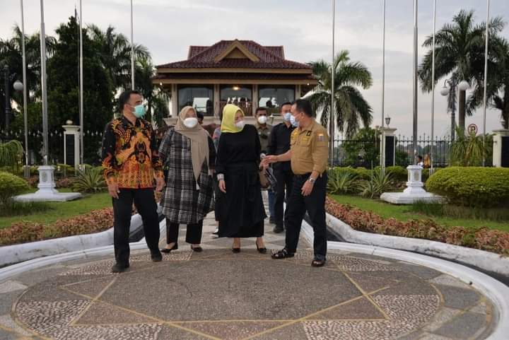 Gubernur Al Haris Terima Program Smart Village dari Kemendes PDTT