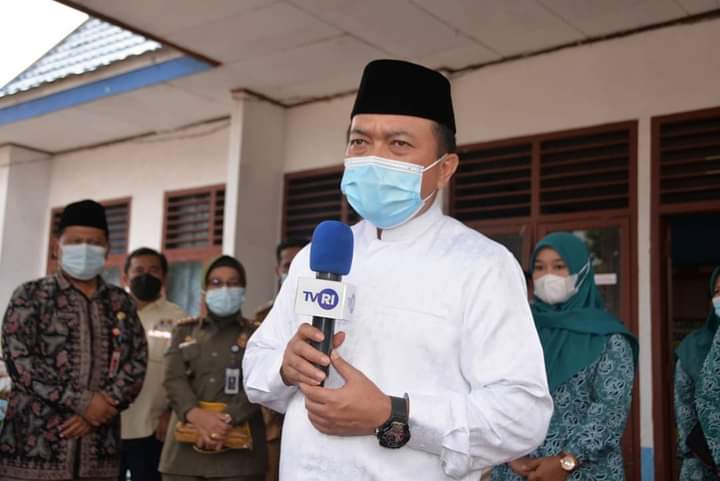 Gubernur Alharis Beri Bantuan Korban Kebakaran di Mendahara Tengah Tanjab Timur