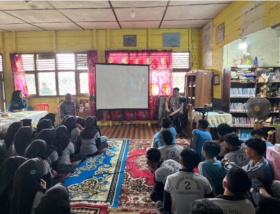 Imigrasi Kuala Tungkal Goes to School: Edukasi Pencegahan TPPO di MAN 2 Tanjung Jabung Barat 