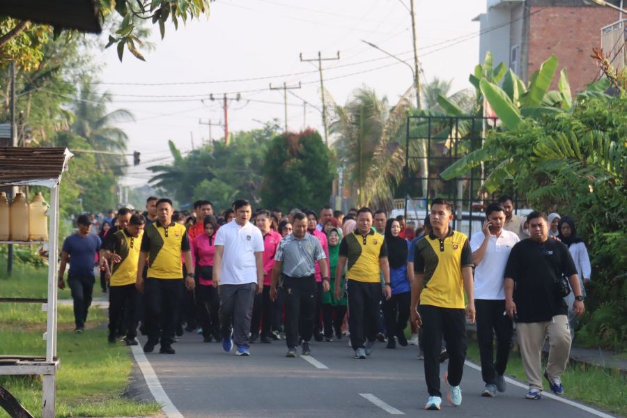 Jalan Santai hingga Senam Aerobik, Polres Tanjab Barat Meriahkan Hari Bhayangkara ke-79