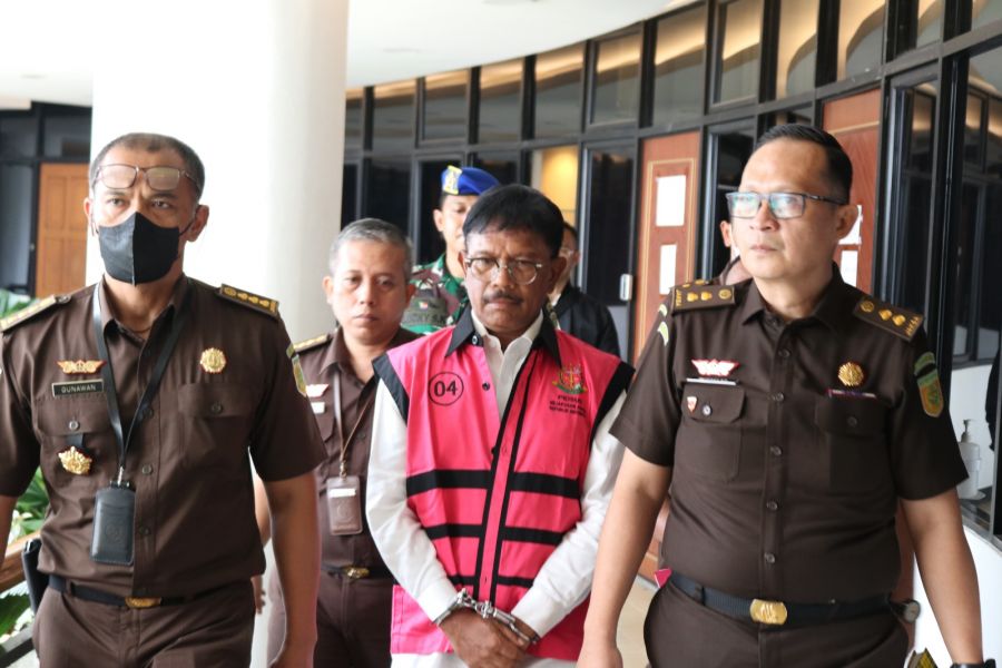 Jam Pidsus Kejagung Tetapkan Menkominfo Sebagai Tersangka dan Ditahan