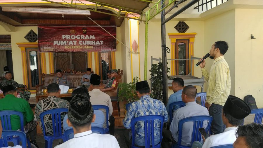 Jum’at Curhat, Kapolsek Kota Baru Dengarkan Curhatan Masyarakat Kelurahan Paal Lima