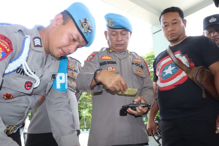 Kapolresta Tangerang Perintahkan Pengecekan Senjata Api & Sikap Tampang Personel Pengamanan Pilkada