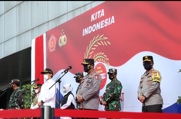 Kapolri Sebut TNI dan POLRI Salurkan 475.420 Paket dan 2.471.217 Kg Beras Selama PPKM