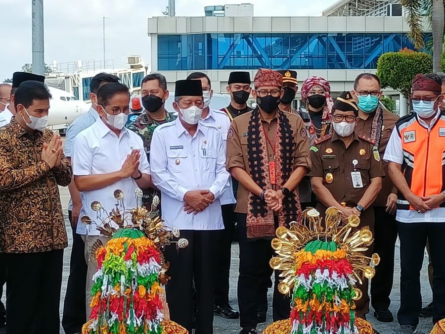 Kasrem  042/Gapu Turut Sambut Kedatangan  Menparekraf RI di Jambi