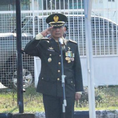 Kasrem 172/PWY Pimpinan Penghantaran Jenazah Anggota Satgas Yonif 126/KC