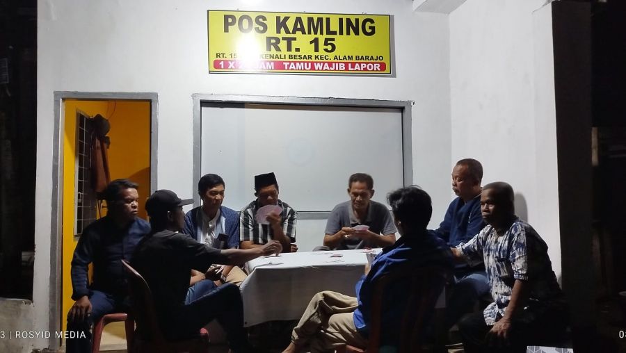 Kompak dan Guyub, Warga RT 15 Kenali Besar Jadikan Pos Kamling Tempat Silaturahmi
