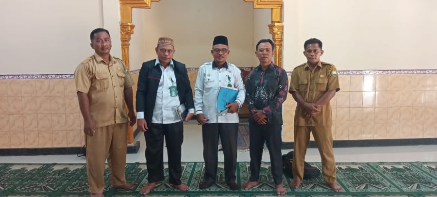 KUA Sungai Bahar Lakukan Pengukuran Arah Kiblat dan Pendataan Pengurus Masjid LDII Bahar Mulya