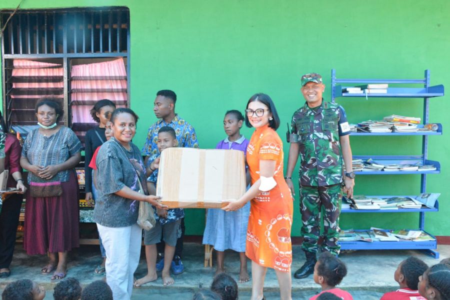 Kunjungi Taman Baca Efata, Danrem J.O Berikan Support Para Generasi Muda Papua