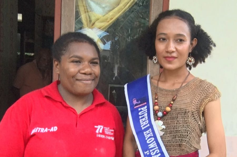 Kunjungi UMKM Mama Papua Mampu di Holtekamp, Putri Ekowisata Papua Terkesan