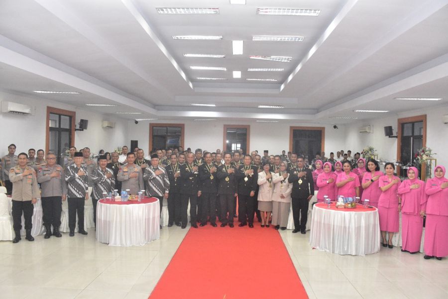 Lepas 41 Personel Dari Polda Jambi yang Memasuki Masa Purna Bakti