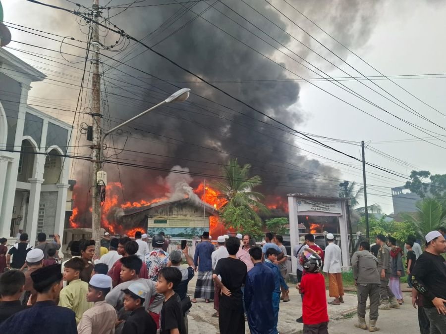 Lima Bangunan Terbakar di Kuala Tungkal, Polisi Lakukan Penyelidikan
