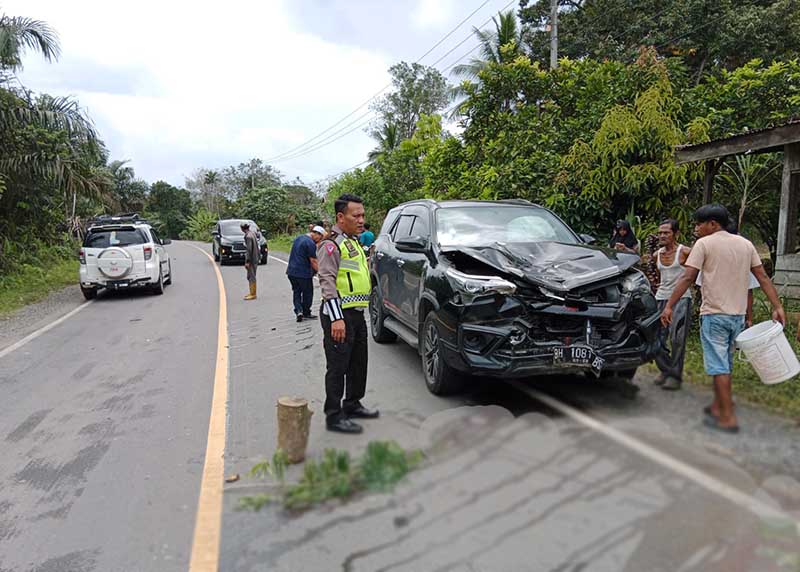 Mobil Ditumpangi Wakil Ketua DPRD Tanjabbar Terlibat Kecelakaan di Simpang Tuan, 1 Orang Meninggal