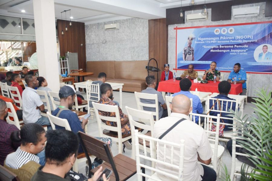 Ngopi Bareng Pemuda, Danrem Jo Minta Pemuda Tampil Terdepan Membangun Papua