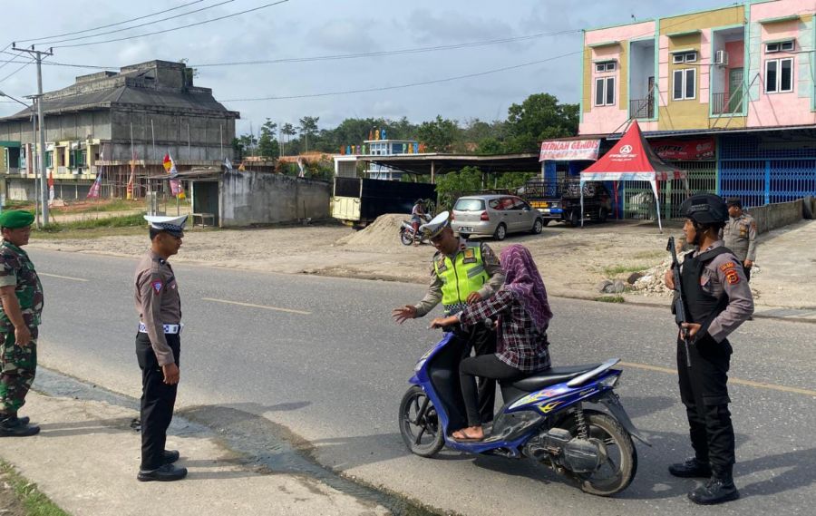 Ops Lilin 2022, Polres Sarolangun Tulus Ikhlas Berikan Pelayanan Publik dalam Perayaan Natal 2022