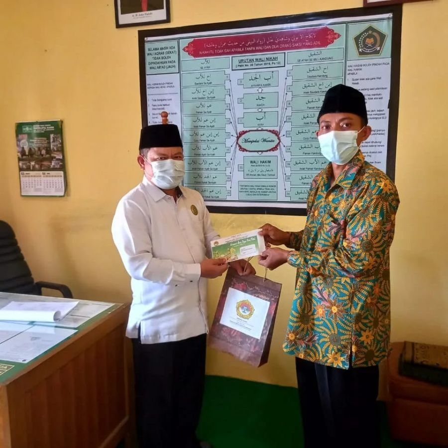 Pengurus PC LDII Singkut Berikan Kartu Ucapan Lebaran Ke Pejabat Instansi Kecamatan Singkut
