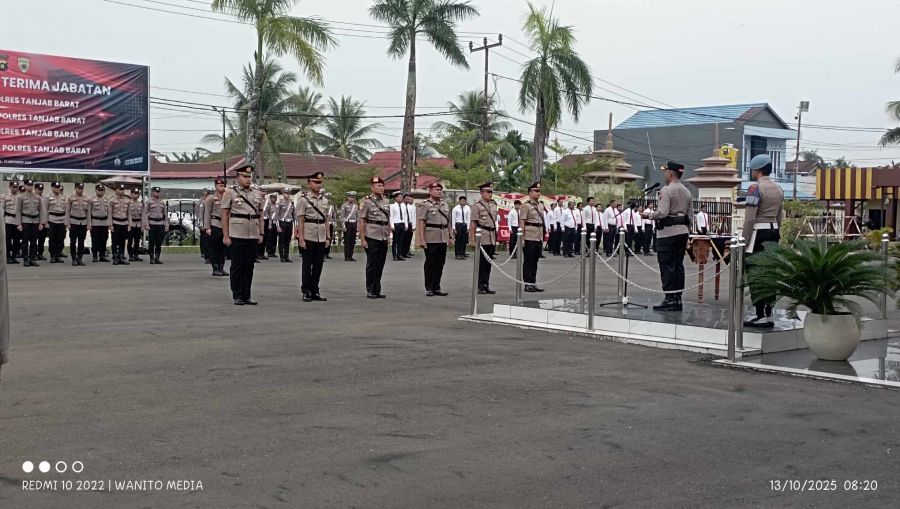 Penyegaran Organisasi: Kapolres Tanjab Barat Pimpin Sertijab Empat Pejabat Utama