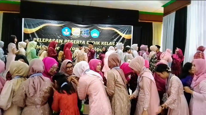 Pererat Silaturahmi SMAN 1 Tanjab Barat Gelar Pelepasan Siswa Kelas XII Tahun Pelajaran 2022-2023