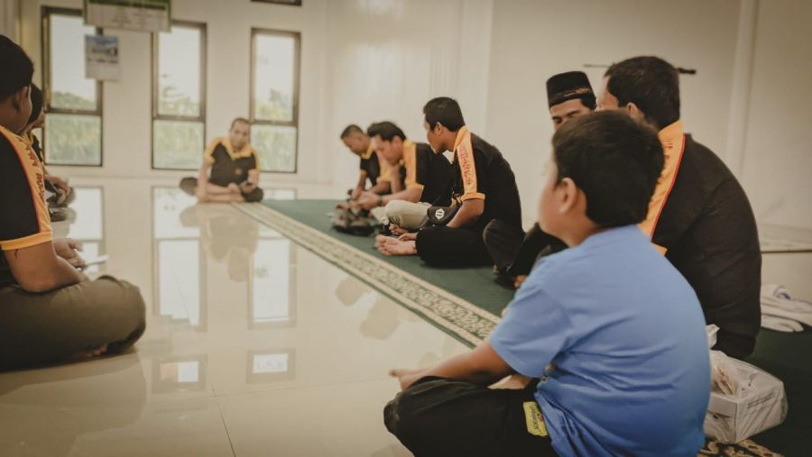 Persiapan Ops Ketupat 2023, Ketua Senkom Mitra Polri Kota Baru Tinjau Persiapan Anggotanya