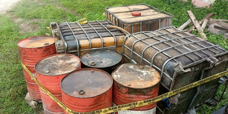 Polisi Gerebek Gudang Penimbunan BBM Bersubsidi di Kerinci