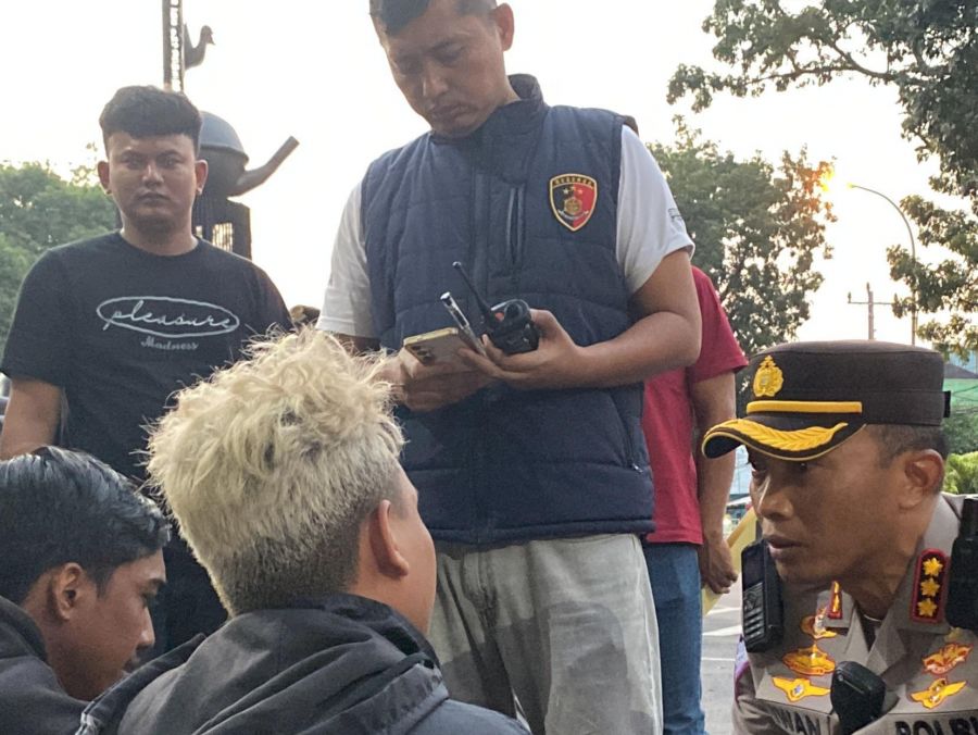 Polresta Surakarta Amankan Puluhan Suporter PSIS Semarang yang Kedapatan Bawa Miras
