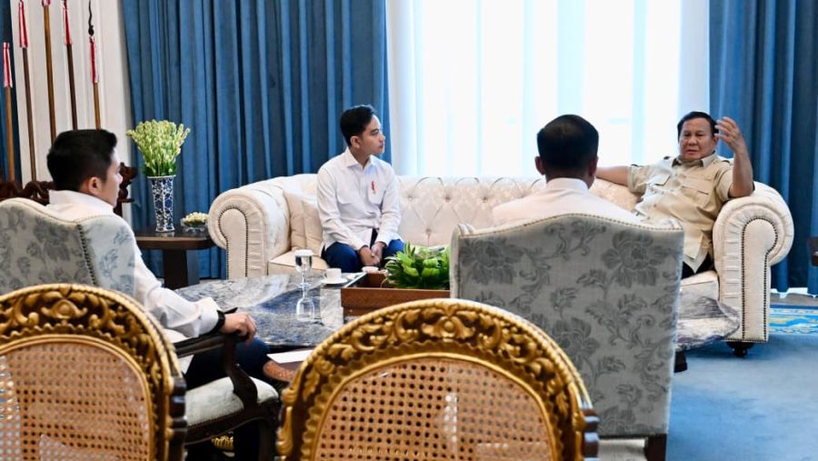 Presiden Prabowo Terima Laporan Wapres Gibran Usai Hadiri KTT G20 di Johannesburg