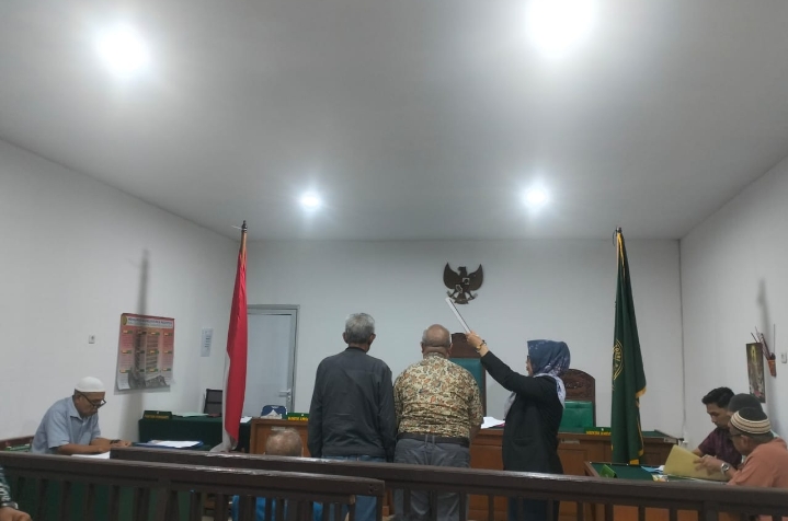Saksi Gugatan Sederhana Haji Mahfud Bahtiar, Tolak Menjawab Pertanyaan Tergugat II PPK Pusri