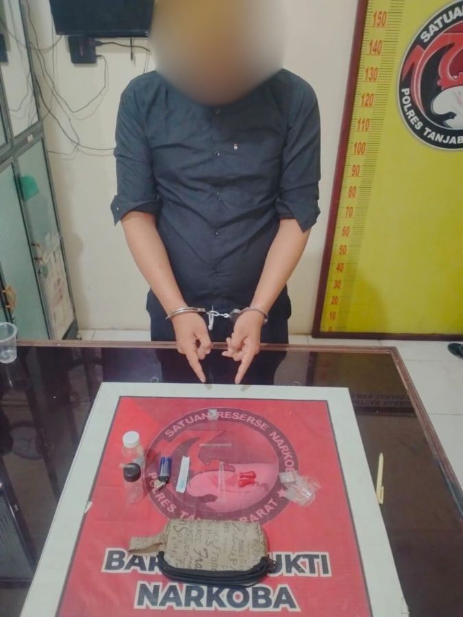 Satresnarkoba Polres Tanjab Barat Amankan Pengedar Sabu di Kampung Nelayan