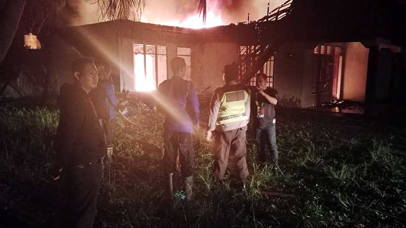Satu Unit Rumah Warga Desa Pematang Gajah Ludes Tebakar