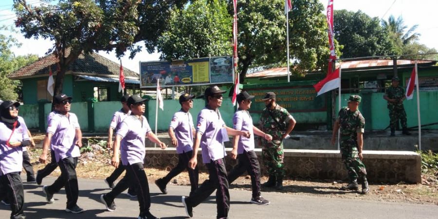 Semarak Peringatan HUT Kemerdekaan RI, Koramil Sambelia Amankan Lomba Gerak Jalan