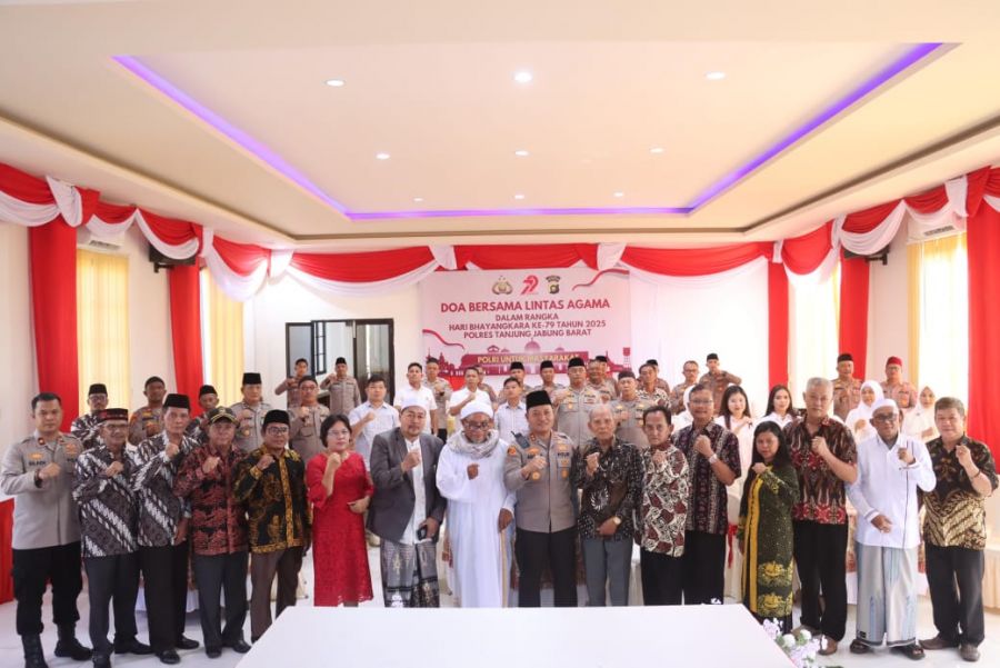 Sinergi Lintas Agama! Polres Tanjab Barat Gelar Doa Bersama via Zoom dengan Kapolda Jambi