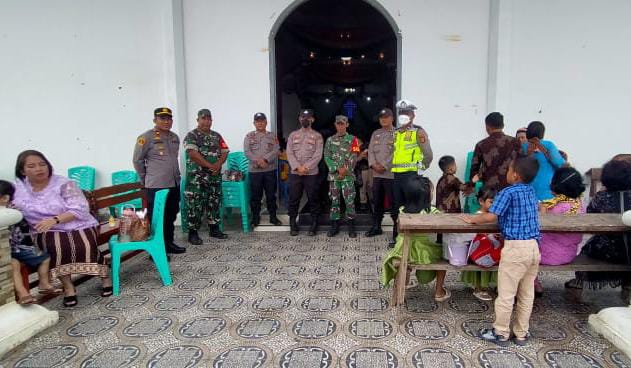 Sinergitas TNI-Polri Sarolangun Jambi Lakukan Pengamanan Ibadah Natal Tahun 2022 