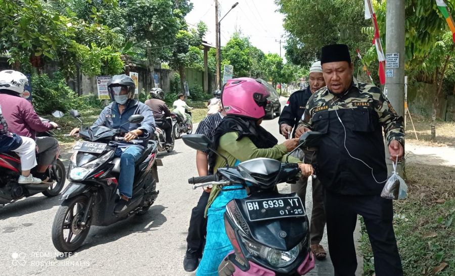 Peduli Sesama, HWSB Jambi Kembali Bagikan Nasi Bungkus Kepada Masyarakat