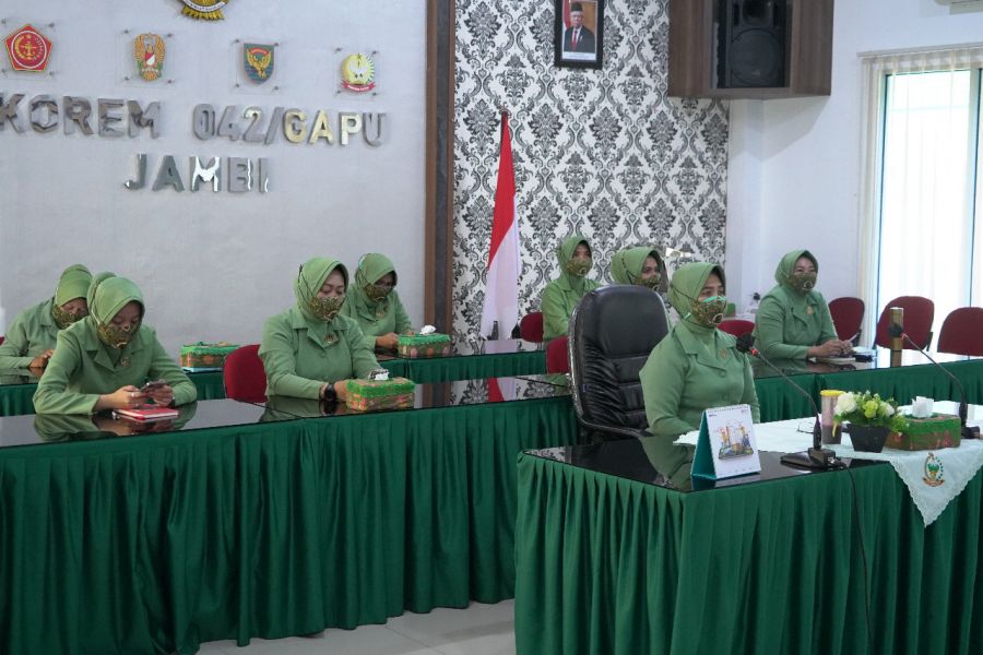 Wakil Ketua Persit KCK Hadiri Webinar Deteksi Dini Gangguan Mental Emosional di Keluarga